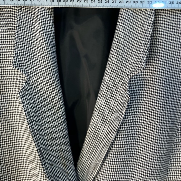 Elegant Black and White Checkered Blaze - Picture 13 of 14